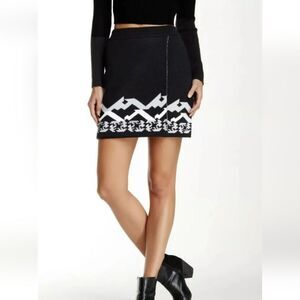 Melrose and Market Mini Sweater Skirt Size M